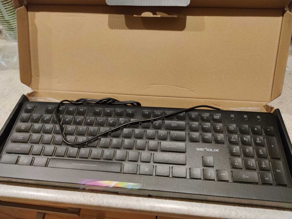 Vând tastatura iluminata Rainbow 9500i