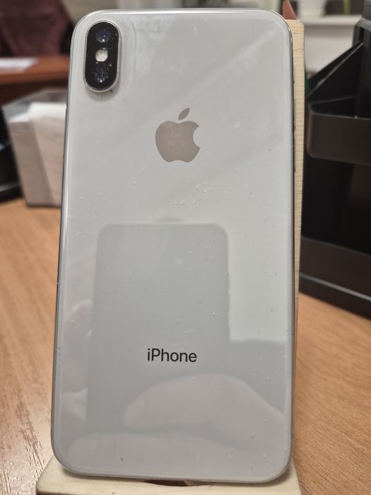 Продам айфон Х все работает