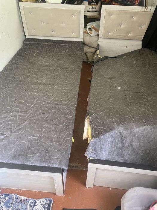 Divan 2 kishilik bir kishilik qilib ham ishlatiladi