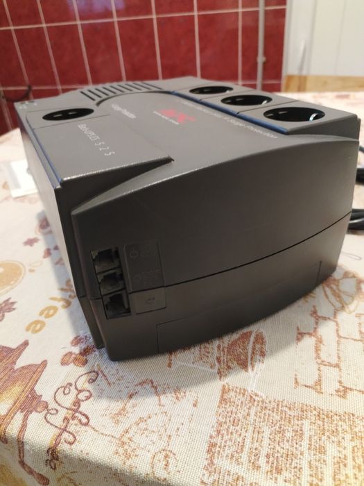 ИБП APC Back-UPS 525 (стабилизатор и упс)