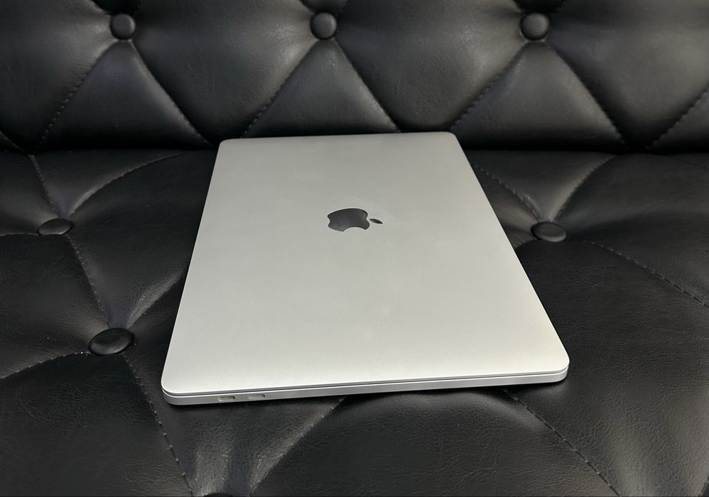 Apple MacBook Pro M1 2020 года в идеальном состояние