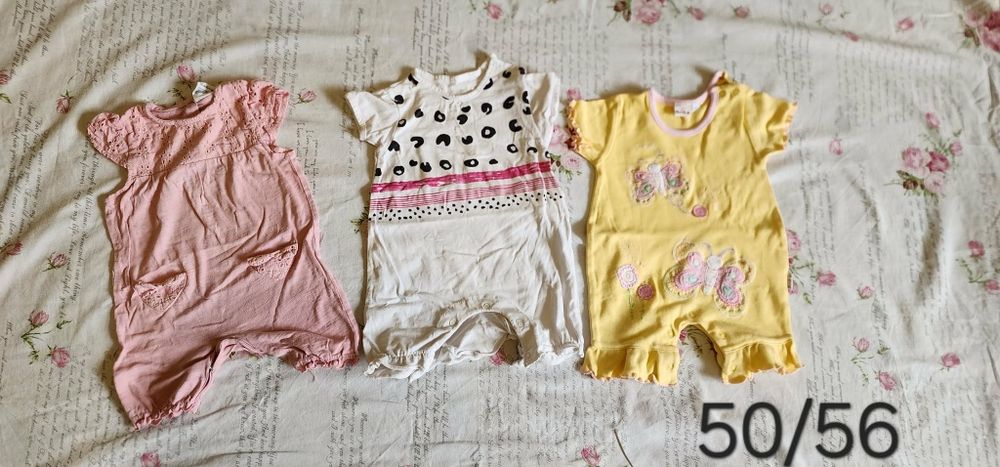 Лот дрешки за бебе момиче