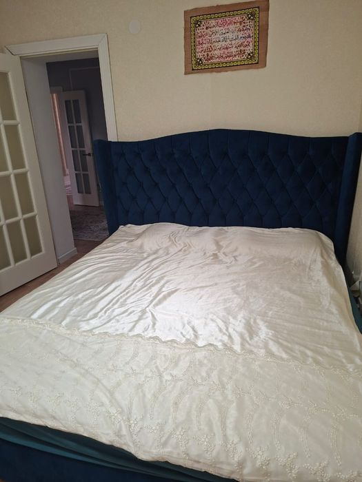Шикарная кровать размером 1,8*2 м