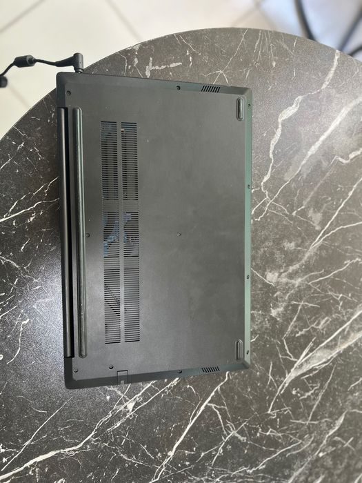 Noutbook  lenovo