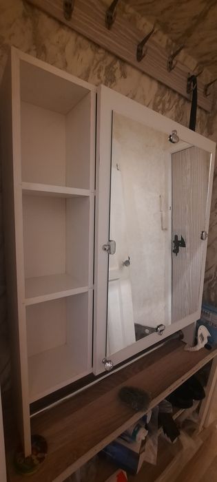 Шкафчик навесной