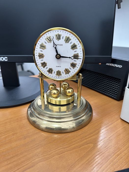 Часовник HETTICHнемски