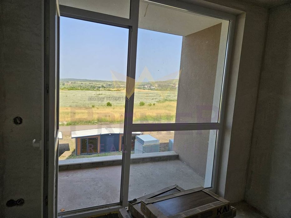 Продава се Тристаен апартамент в Бургас, Меден рудник - зона В - 97 кв.м за 681 €/кв.м - Снимка #10