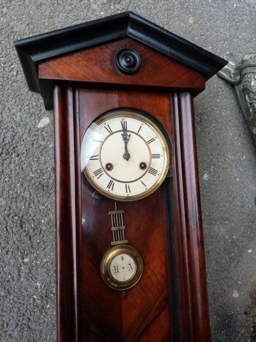 Pendula, ceas de perete antic perioada anilor 1900 inceput cu întoarce