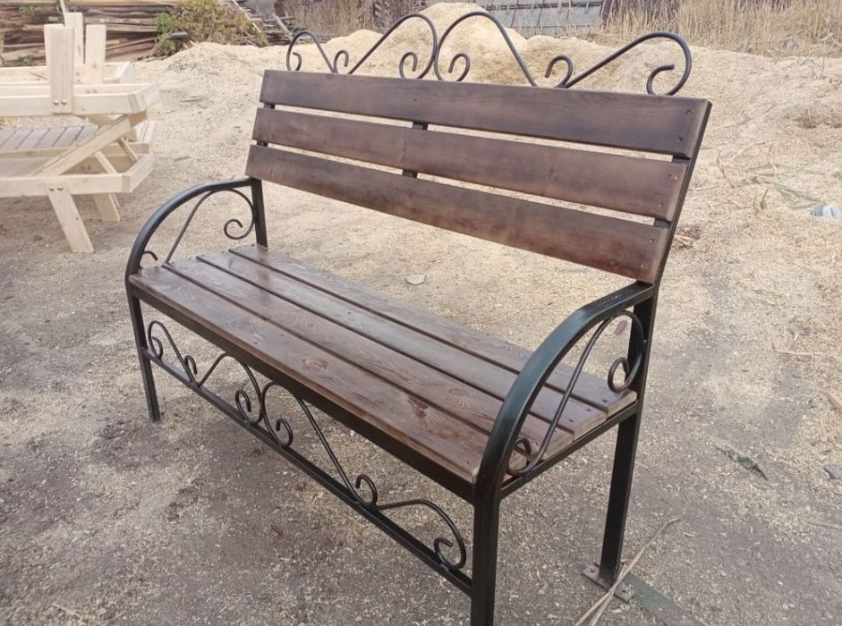 Уличные скамейки