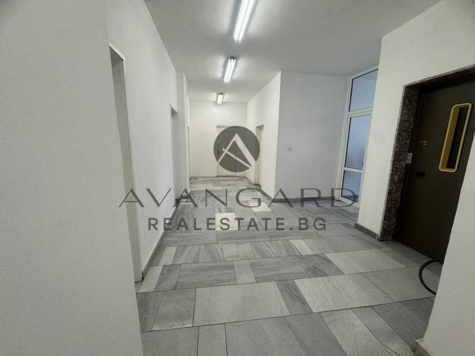 Дава се под наем Офис в Пловдив, Център - 180 кв.м за 720 € - Снимка #11