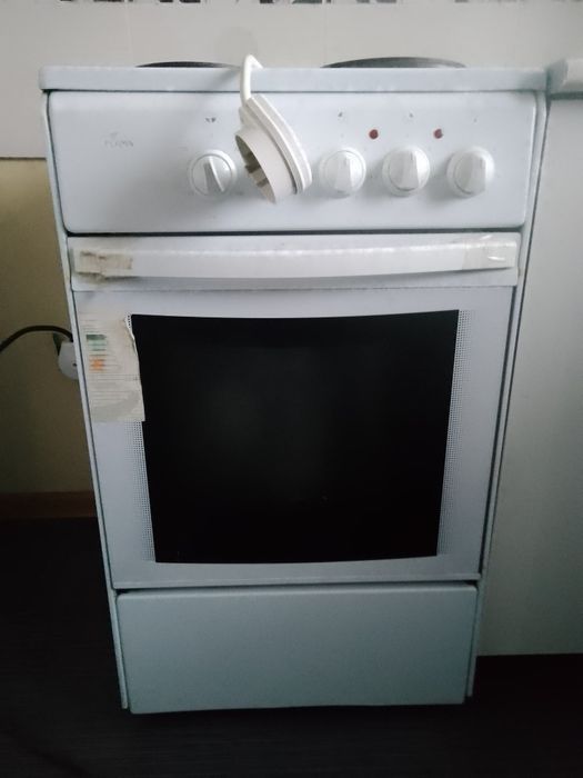 Продам электроплиту б/у