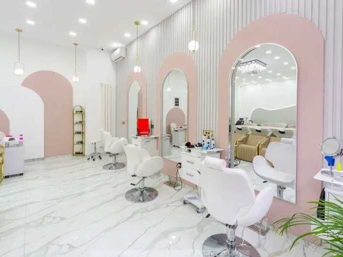 De inchiriat - salon sau scaun sau camera in incinta salonului