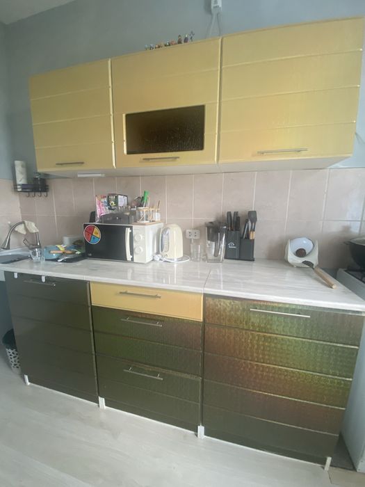 Продам Кухню Срочно!!! По цене доворимся реальному покупателью спушу