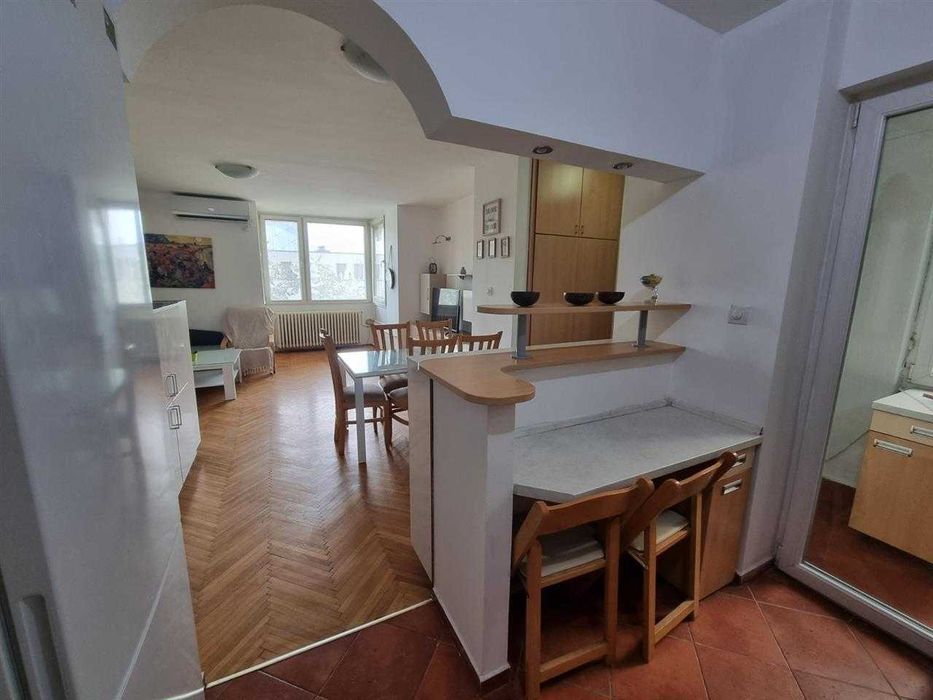 Дава се под наем Двустаен апартамент в Бургас, Лазур - 67 кв.м за 204 € - Снимка #2