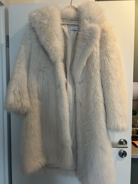 Палто с косъм, неизползвано