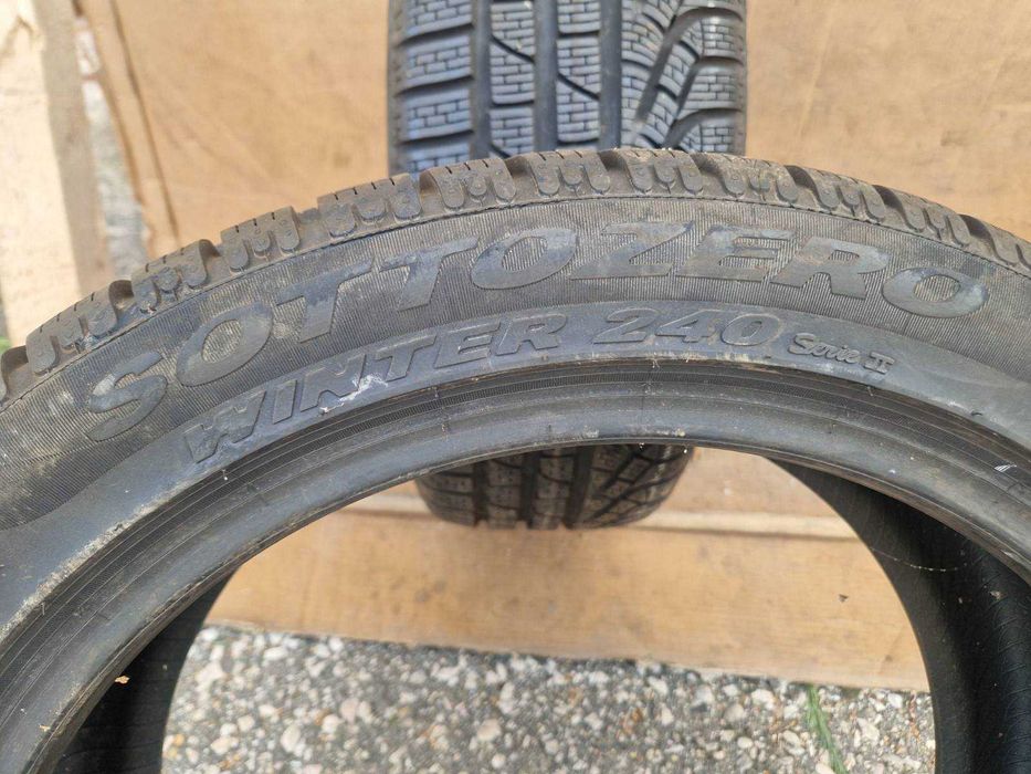 2 Pirelli R18 235/45 Зимни гуми  DOT4320