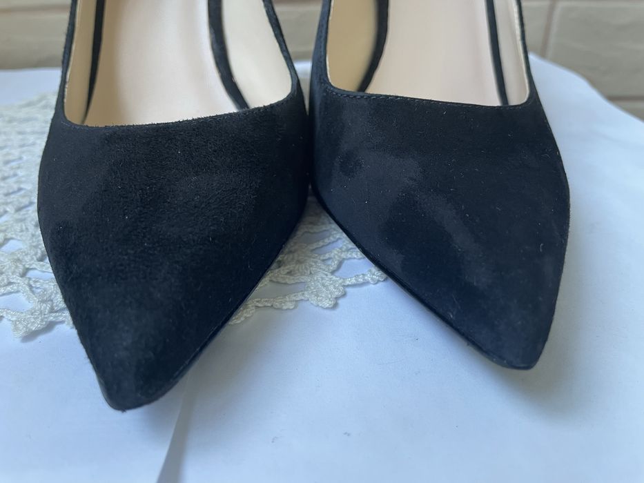 GUESS ориг.черни сандали от Англия