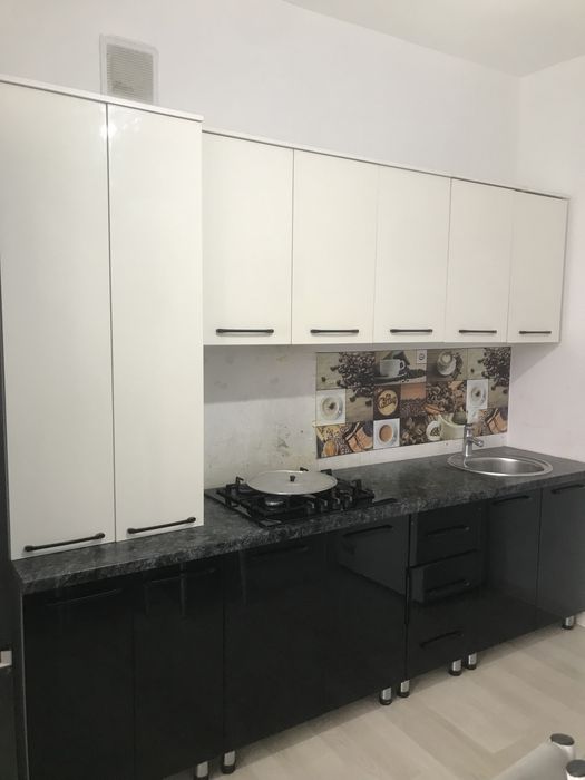 Кухонный гарнитур, прихожая