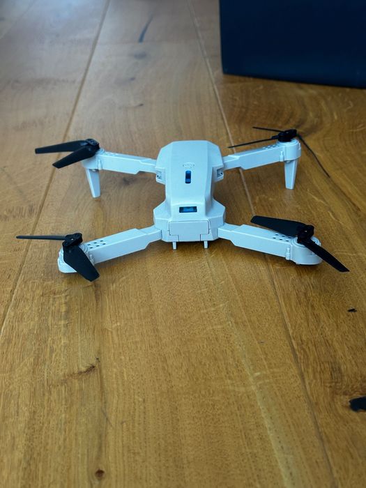 Дрон детски с камера