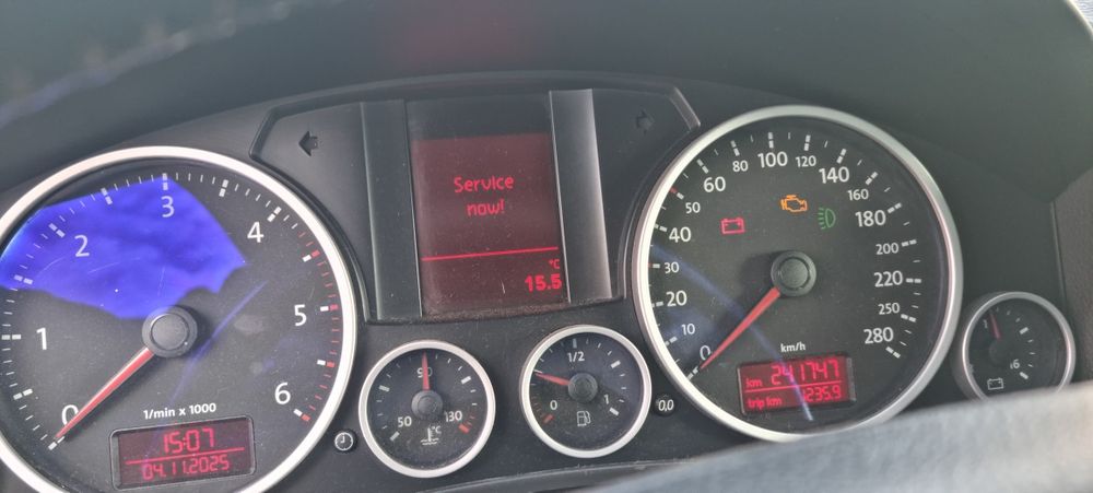 Volkswagen Touareg 2.5,174 HP,2008,240000 km,6200 euro.