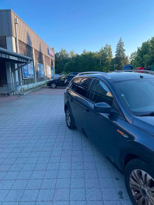 Vând mașina FORD MONDEO