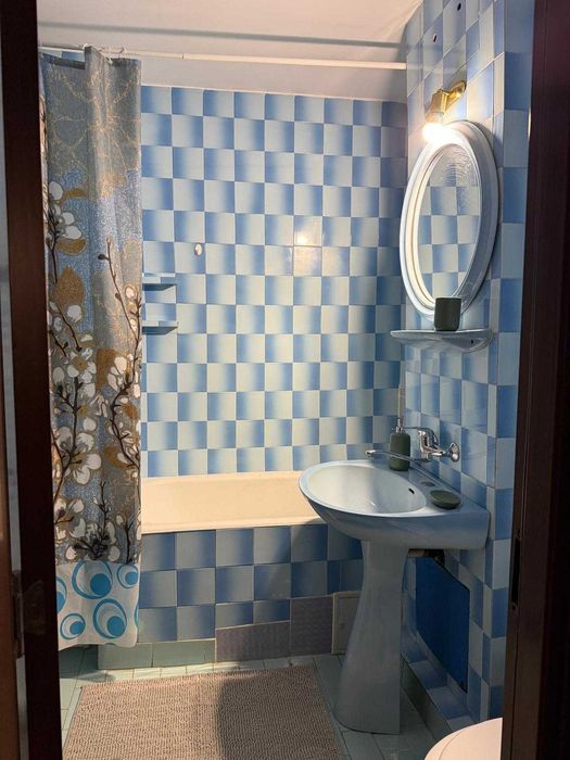 De închiriat: Apartament cu 2 camere, 2 balcoane și parcare – Zona Hotel Paradis, Mărăști