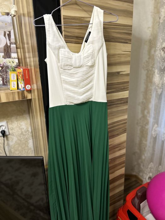 Платье вечернее зеленое