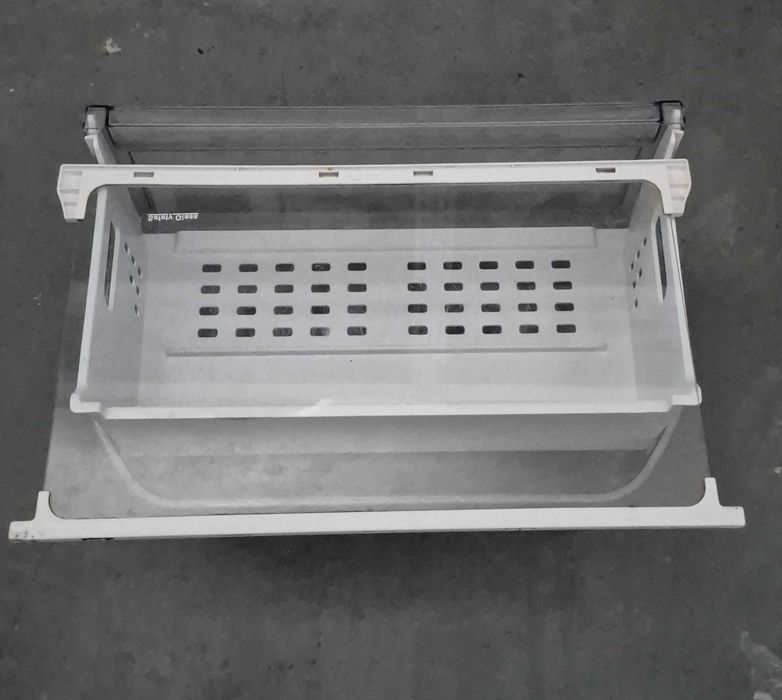 Vând accesorii frigider Beko
