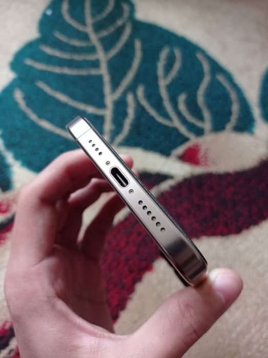 Iphone 16 pro max sotiladi holati ideal 1 qul uzim ishlatganman