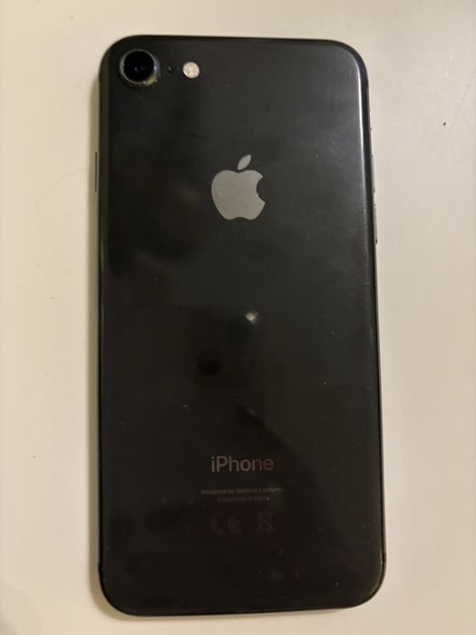 Телефон Iphone 8