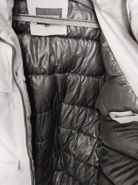 Продам куртку зимнюю, очень теплая.