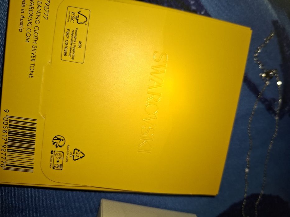 Vând lanț Swarovski original 

Vând lanț Swarovski, purtat doar de