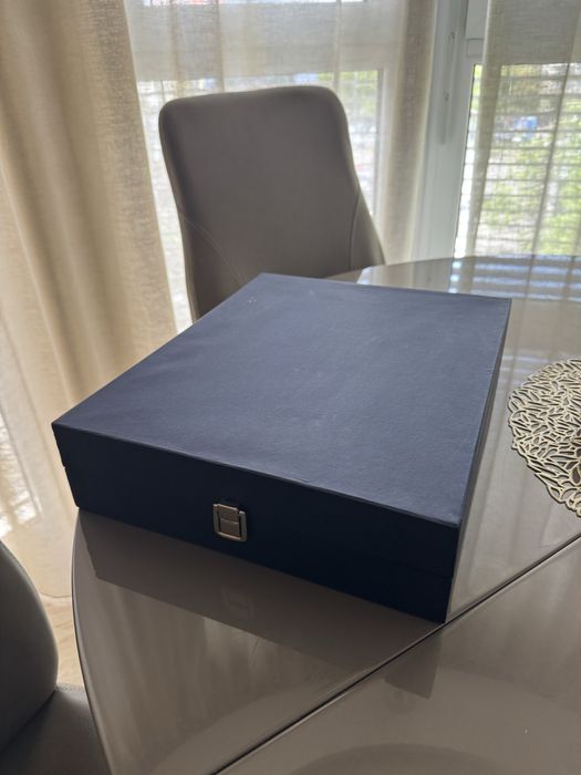 Луксозен комплект за ракия 7 части, бутилка 700мл и 6 чашки с орнамент грозд, Freitas F32270