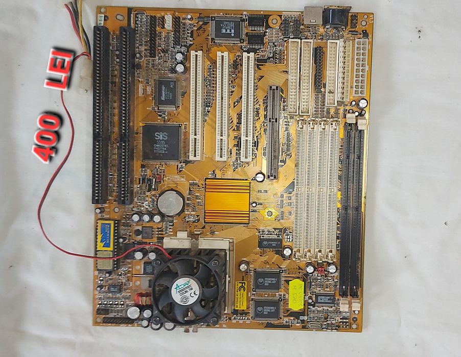 Vând piese de calculator