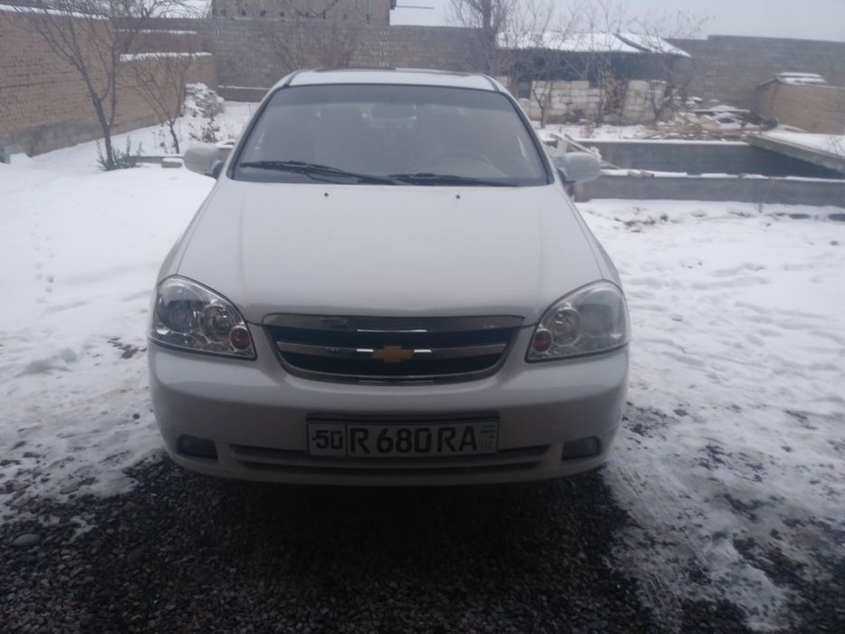 Lacetti машина сотилади