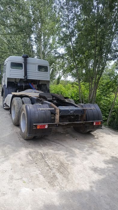 КАМАЗ 2000 йил 14000 долр  док  газ саларкада манзил Андижан