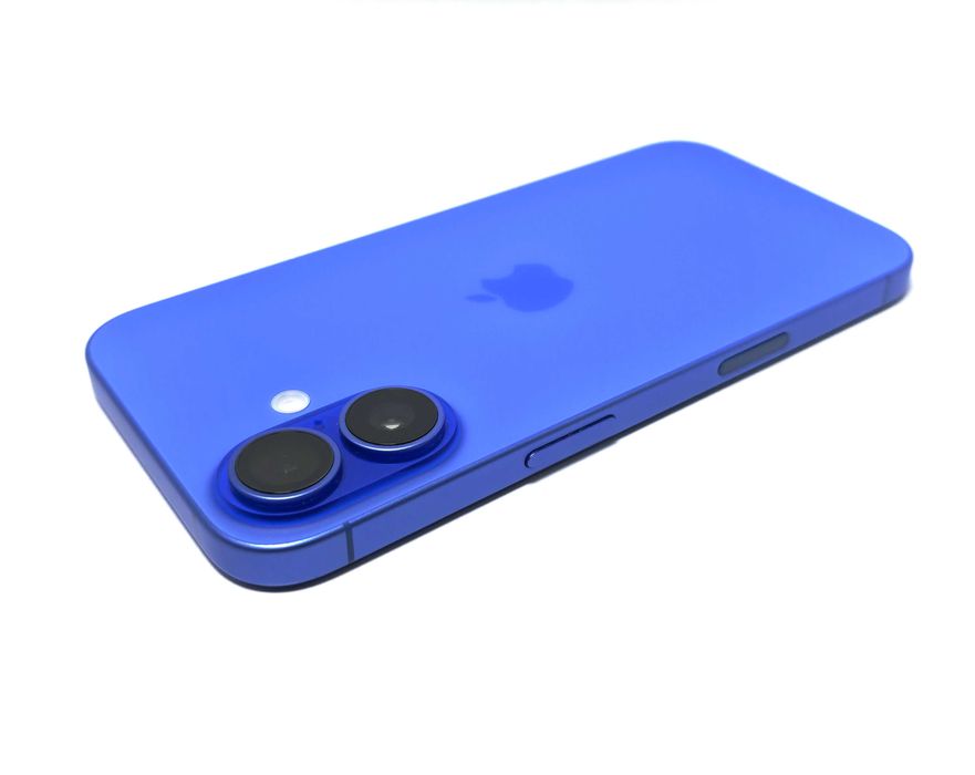 iPhone 16 128GB Ultramarine