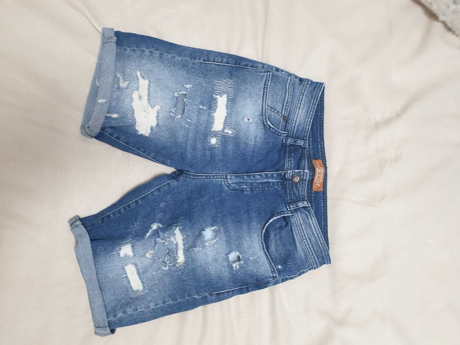 Лот младежки дънкови къси панталони