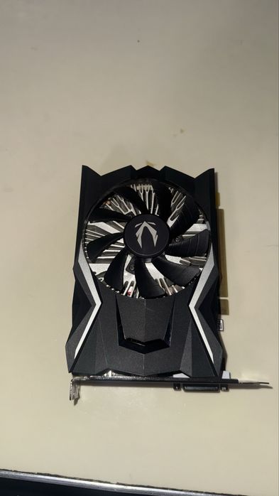 Видеокарта GTX 1650 4 ГБ