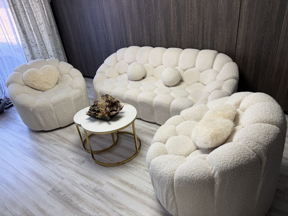Set Canapea + 2 fotolii, material boucle, bej, în stare perfectă