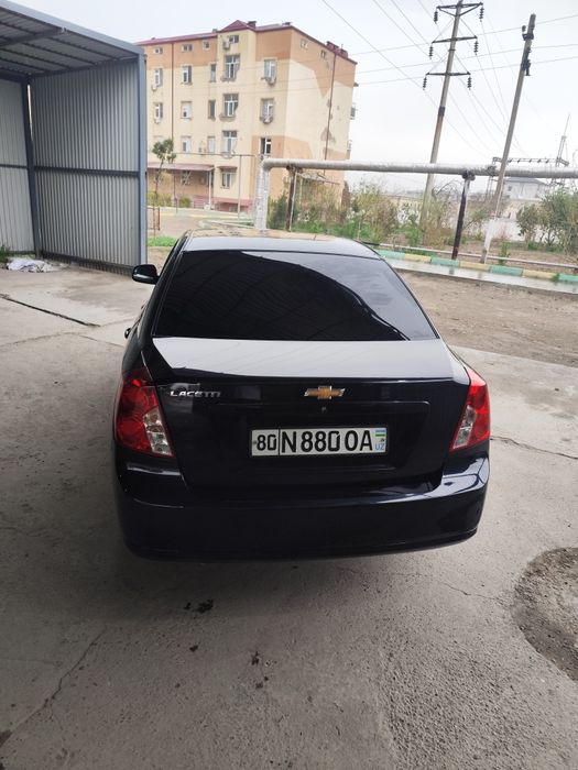 Lasetti jentra sotiladi