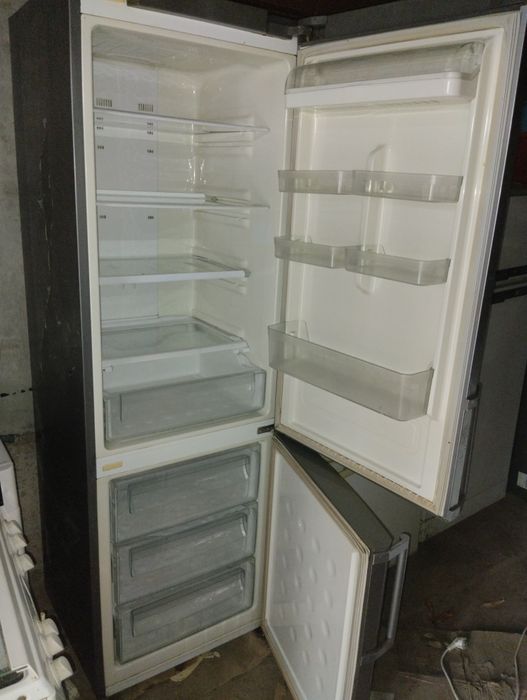 Холодильник срочно продается