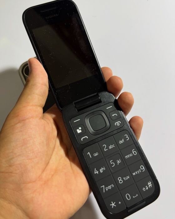 Nokia 2660 flip
