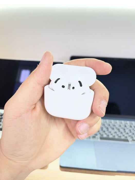 Apple Air Pods 4