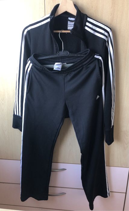 Дамски спортен екип Adidas оригинал – черен, размер S/М много запазен