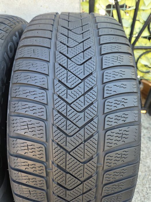 Vand  patru anvelope de iarna pirelli 265 50 19 dot 4524