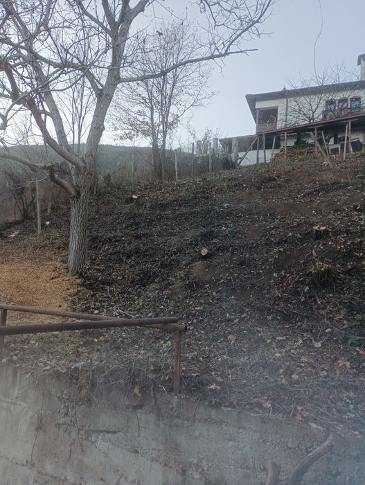 Почистване на запустели терени