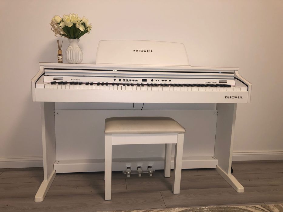 Vând pianina KURZWEIL KA-130