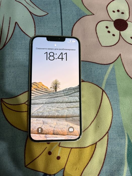 Продается айфон 13