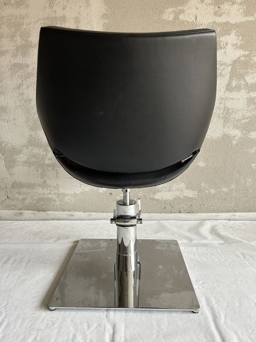 Scaun de coafor wella